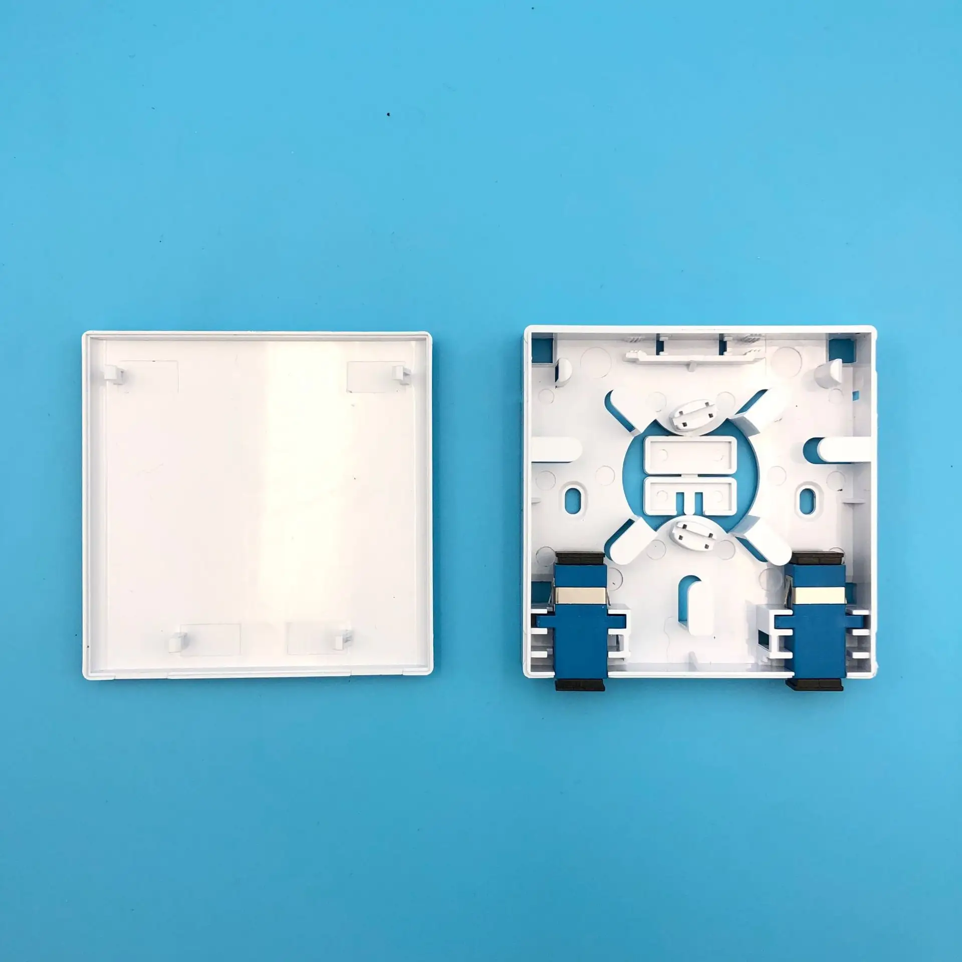 Type 86*86mm ABS Faceplate Smart Wall Socket Smart Home Panel 2 core outlet fiber optical terminal box mini details